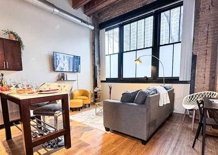 Luxery - Themed Units! Close To Downtown, Mccormick Place & Wintrust Arena Apartment